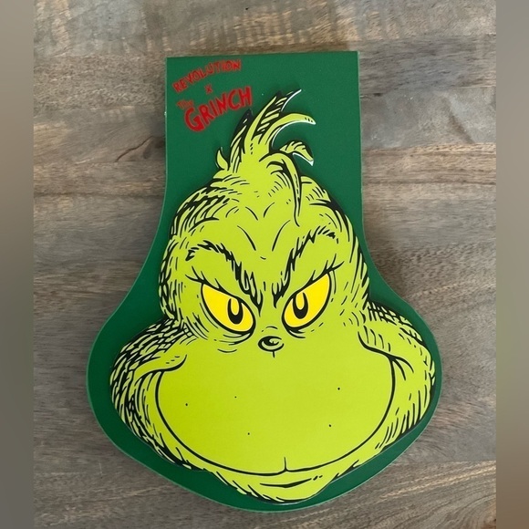 The Grinch x Makeup Revolution The Grinch Eyeshadow Palette - Picture 4 of 11